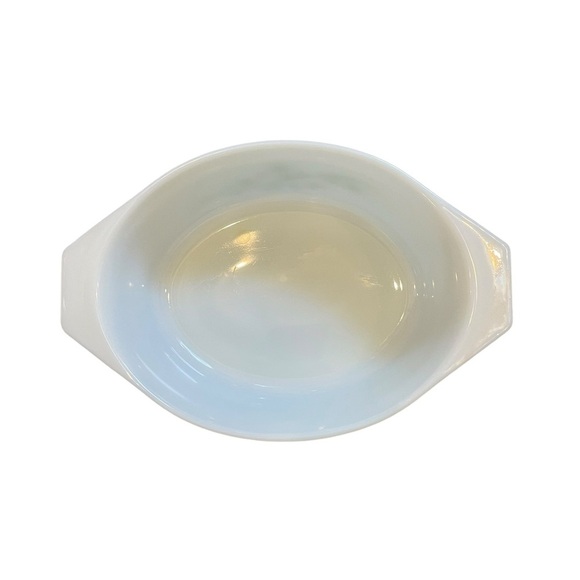 Pyrex Honeysuckle Pattern White and Green Casserole Dish - Picture 6 of 10